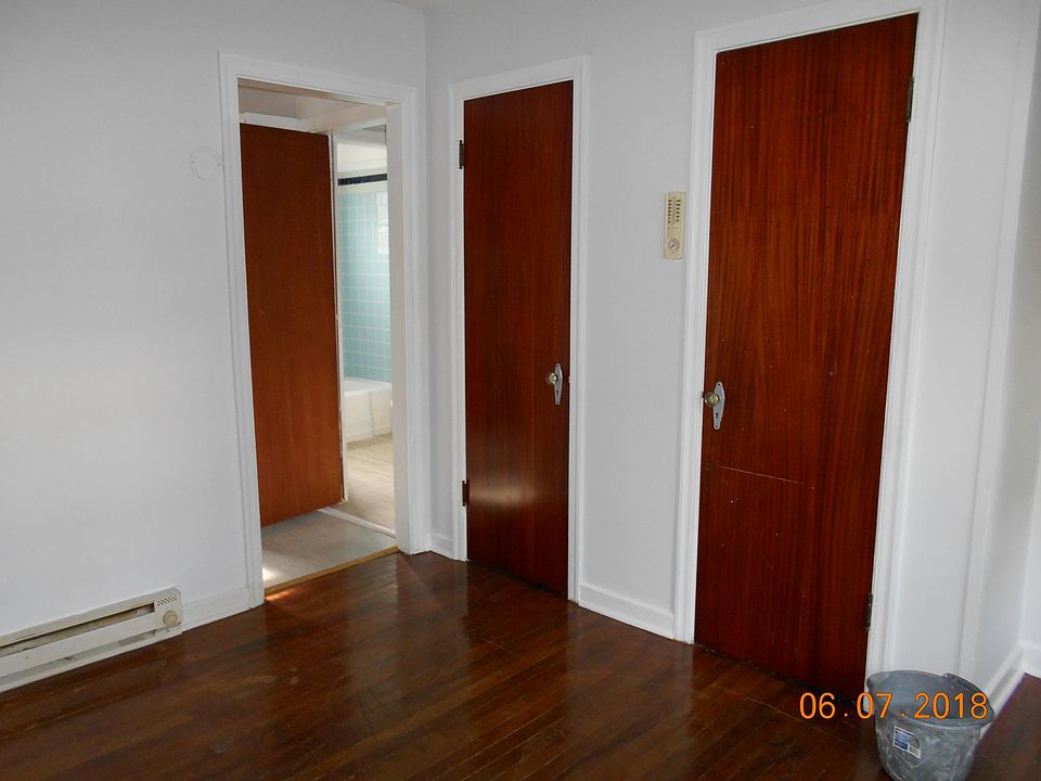 2nd image of 606 S Walnut St APT 4
