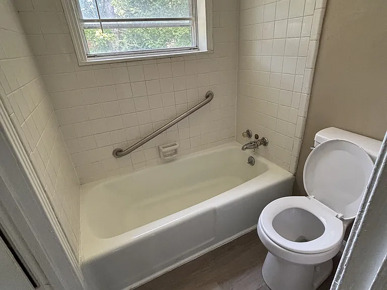 914 Monroe St #1 — Photo 10