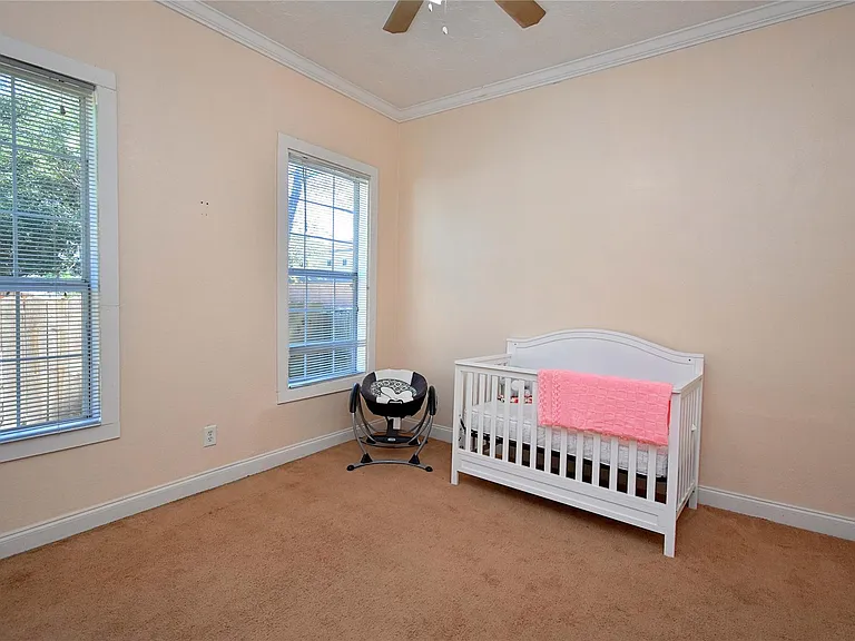 504 Green St — Photo 10