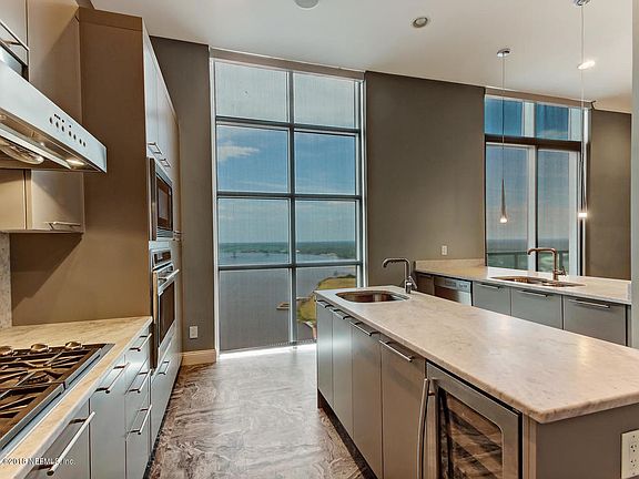 3rd image of 1431 Riverplace Blvd #3704