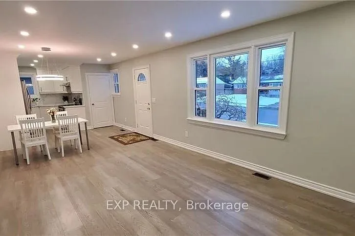 8 Hillcrest Ave — Photo 2