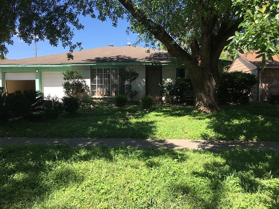 1st image of 7642 Crisp Wood Ln