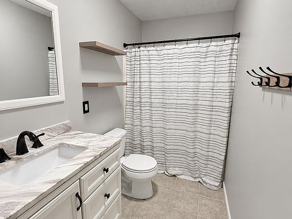 26th image of 13 Silver Maple Ln