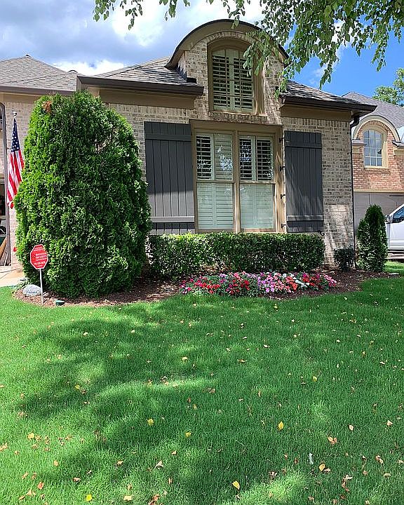 1st image of 129 Meridian Dr