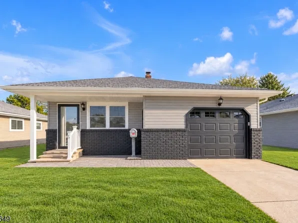 16 Bolans Ct, Berkeley Twp., NJ 08757