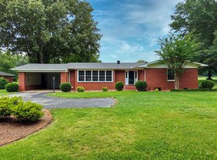 335 Buena Vista Rd, Huntingdon, TN 38344