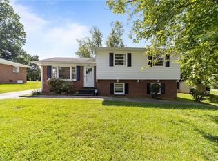 2509 Fontaine Rd, Greensboro, NC 27407