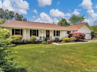 81 Shelter Rd, Mills River, NC 28759