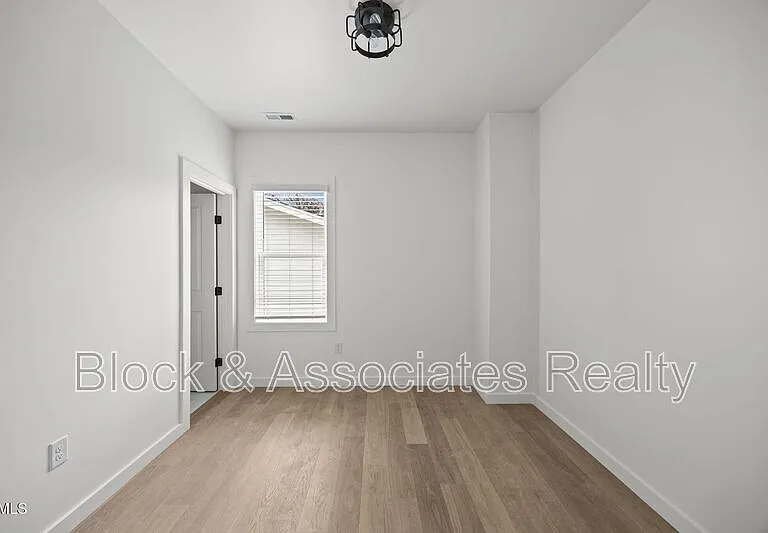 2811 Wilcox Pl #101 — Photo 19