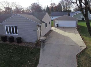 2207 Valley High Dr, Cedar Falls, IA 50613