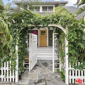 2704 3rd St, Santa Monica, CA, 90405