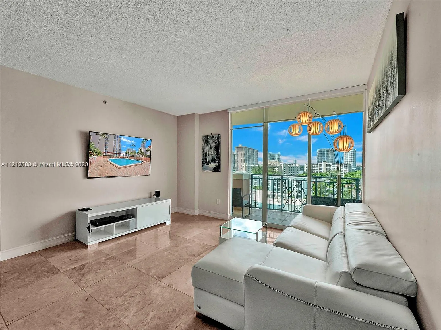 King David Of Sunny Isles — Photo 2