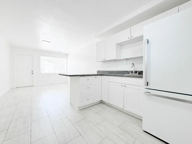521 S Federal Hwy #3 — Photo 6