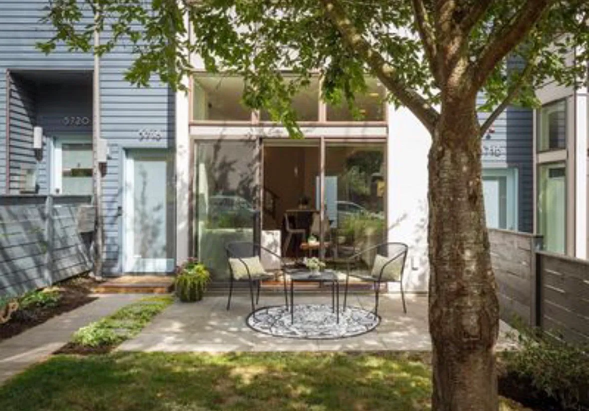 3 bed, 2.5 bath, 1610 sqft, $3,700 — Photo 3
