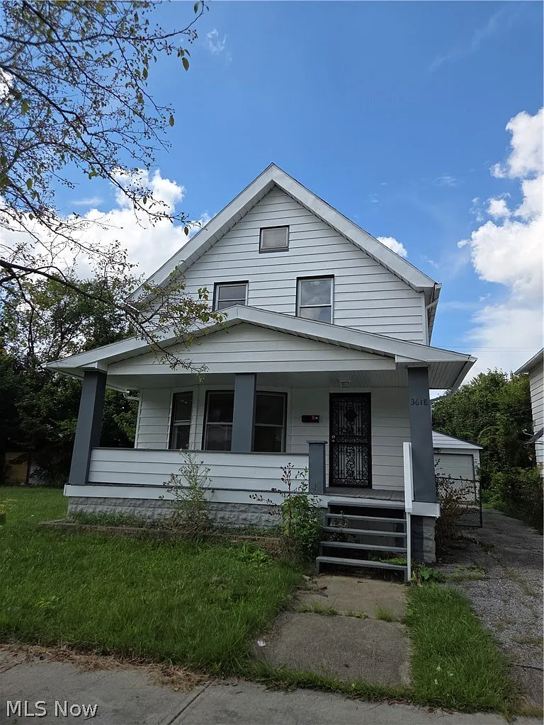 3 bed, 1.5 bath, $1,500 — Photo 1