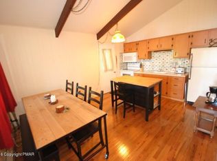 325 Owassa Dr, Pocono Lake, PA