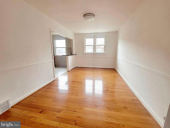 5th image of 6646 Oakland St