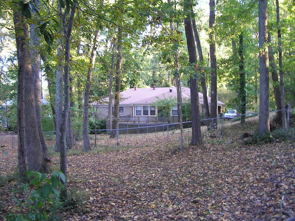 2nd image of 1811 Francis Rd SW