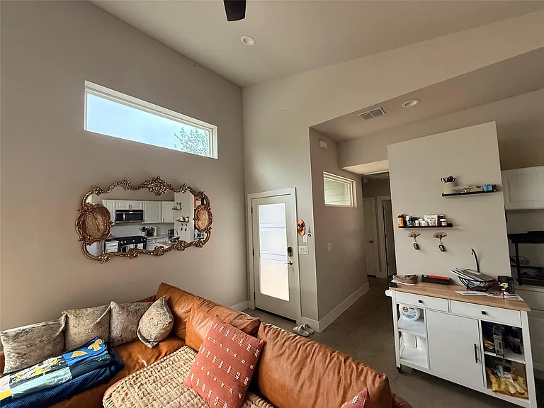 1413 Sanchez St #2 — Photo 4