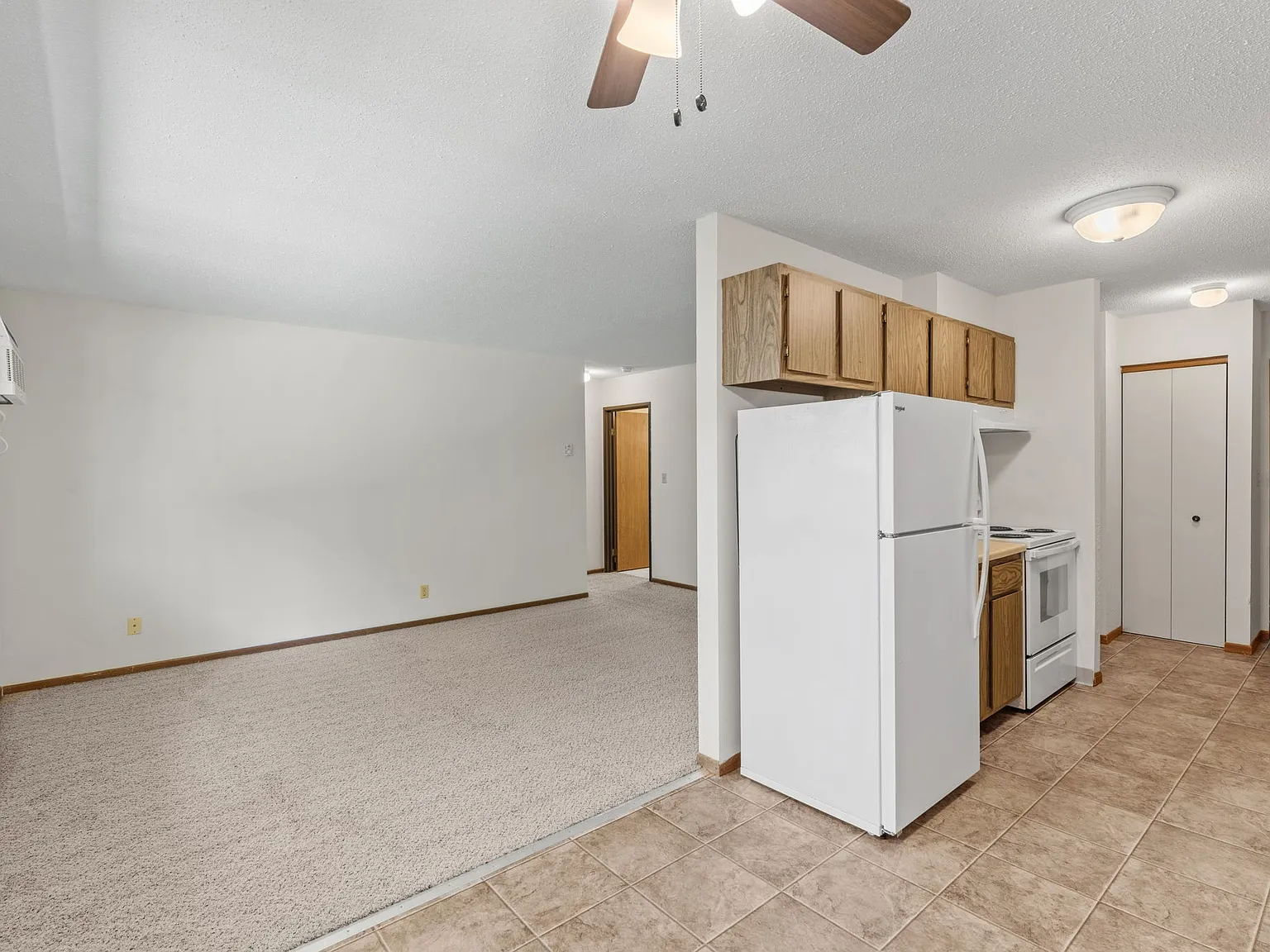 Laurel Place Apartments — Photo 1