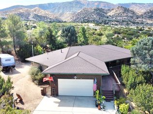 945 Nielson Rd, Pinon Hills, CA 92372