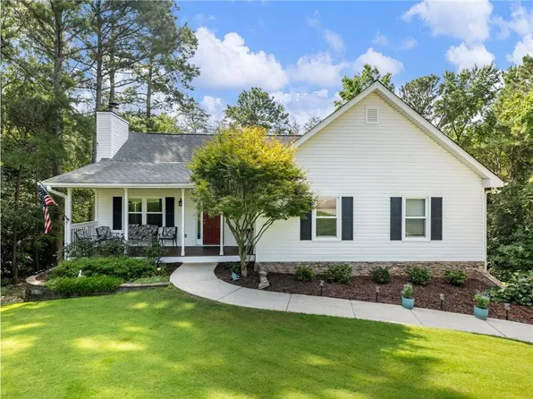 4722 Eagle Watch Dr, Flowery Branch, GA 30542