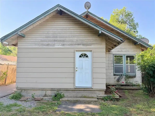 1313 W Texas Ave, Chickasha, OK 73018