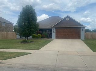 11681 E Creek Ln, Farmington, AR 72730