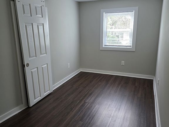 5th image of 146 W Lexington Ave #B