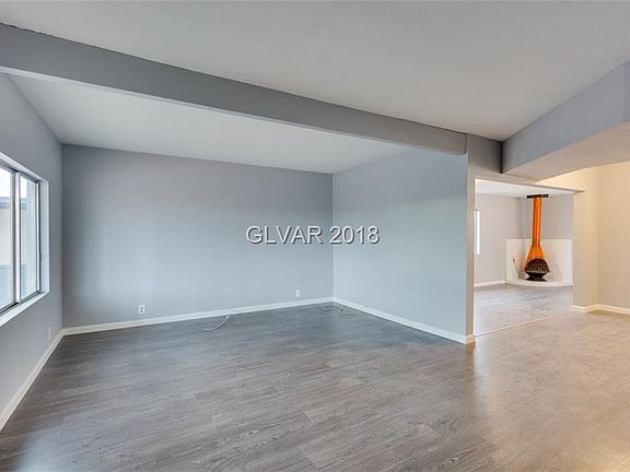 3rd image of 206 Gold St