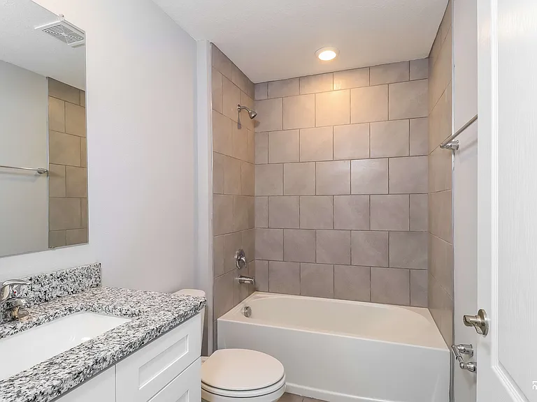 636 Mercado Ct — Photo 14