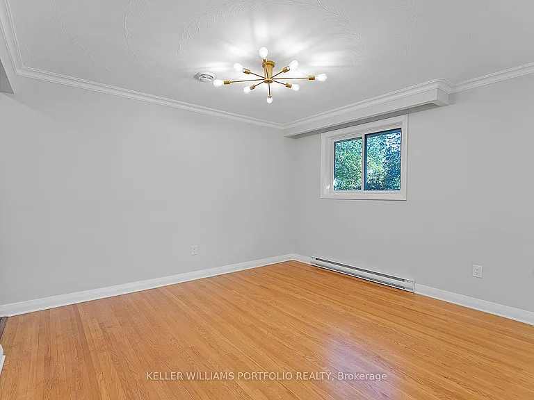 32 Gatesview Ave #UPPER — Photo 13