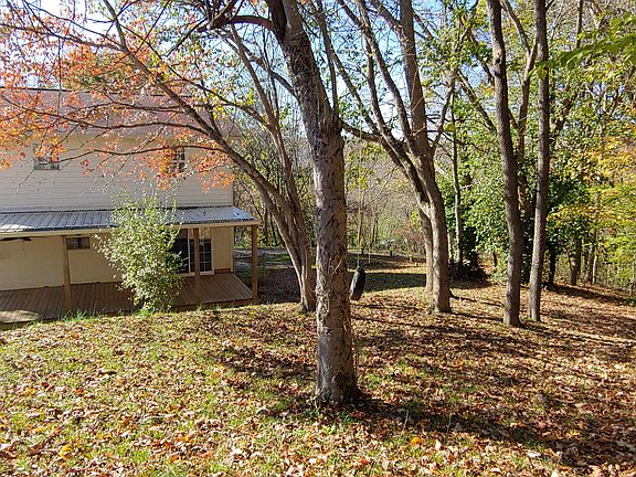 4th image of 660 Valley Dr