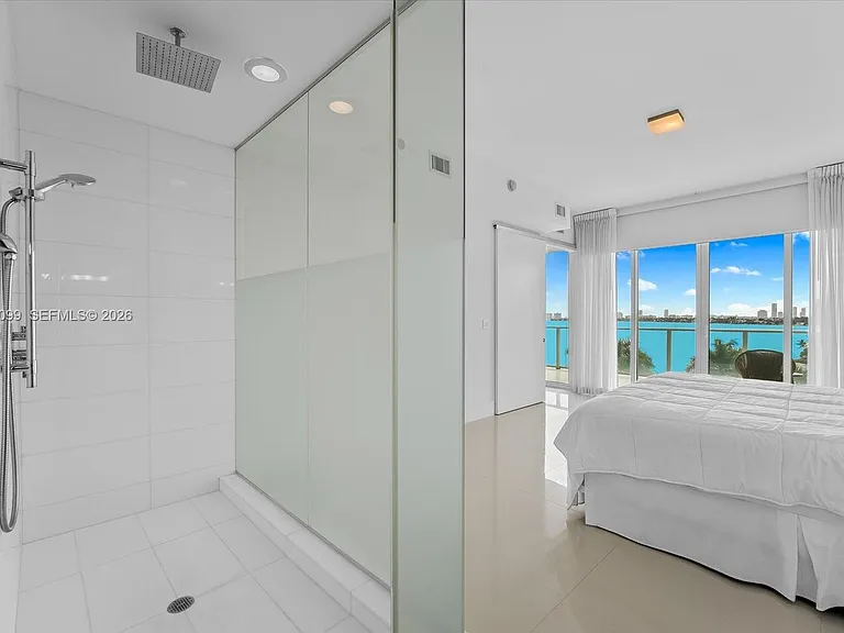 2020 N Bayshore Dr #605 — Photo 15