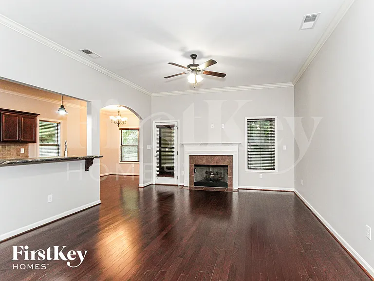 2067 Kerry Cir — Photo 2