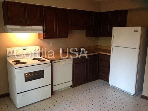 2nd image of 66 Clay St