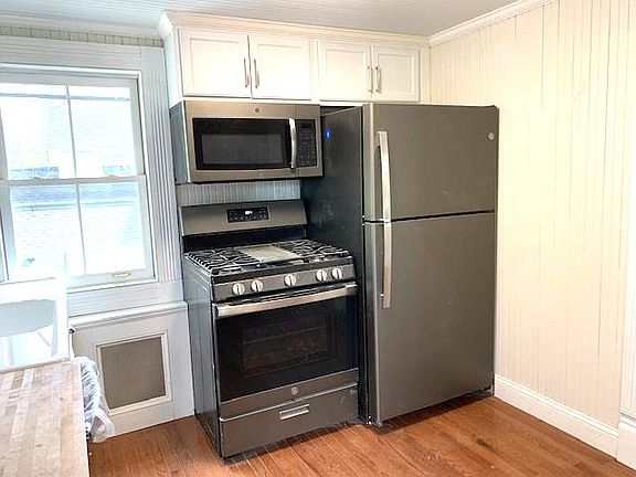 4th image of 75 Foster Ave Floor 2