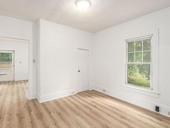 5th image of 1006 Junia Ave