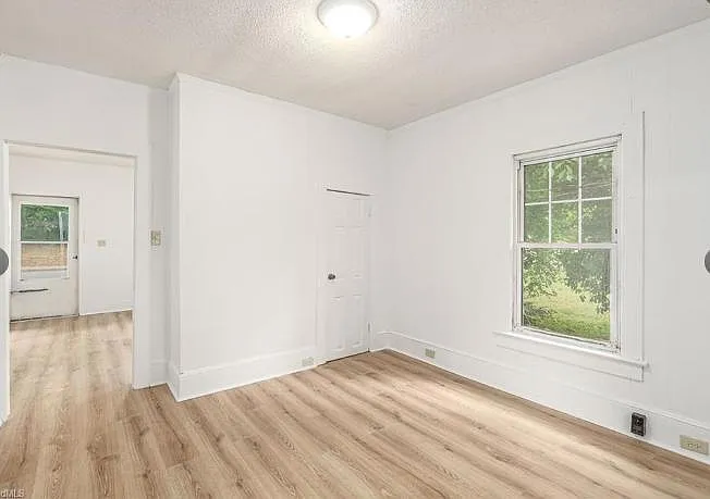 1006 Junia Ave — Photo 5