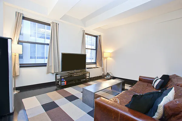 Rented by BLU Real Estate | media 22