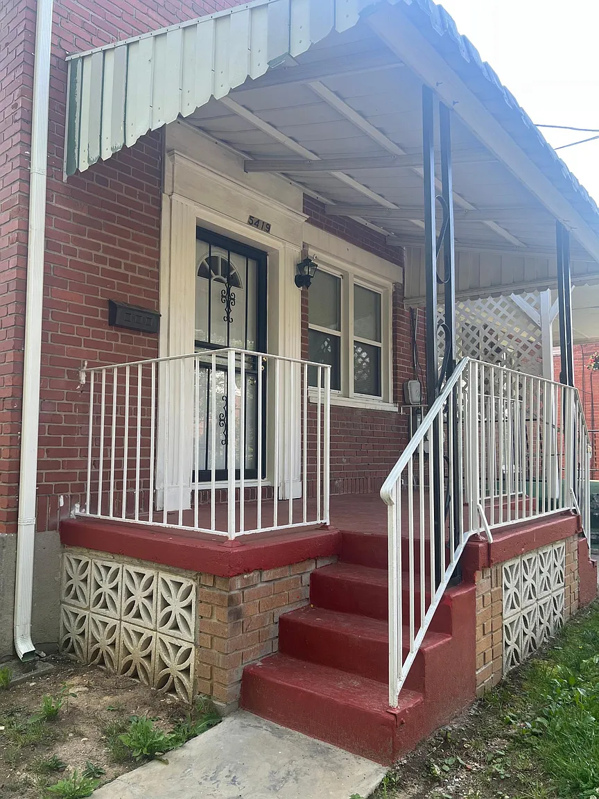 5419 Bass Pl SE photo 1