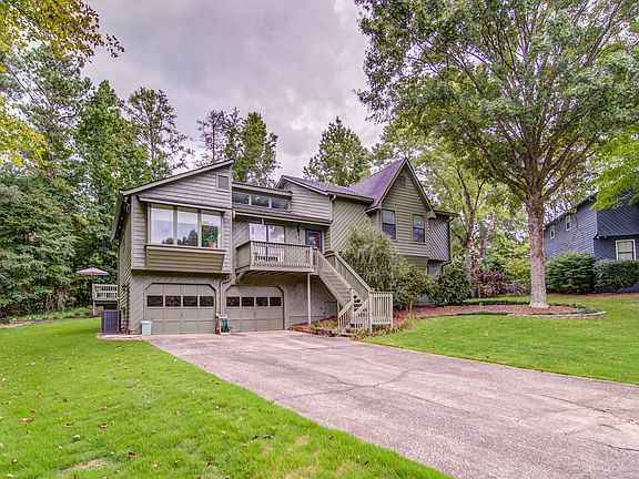 2nd image of 15 Bramblewood Pl SW