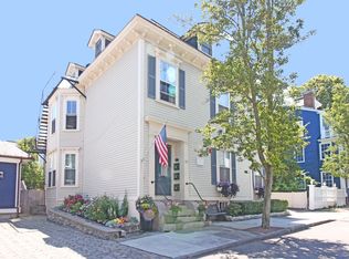 32 School St, Newport, RI 02840
