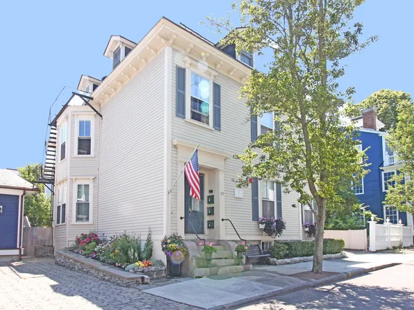 32 School St, Newport, RI 02840