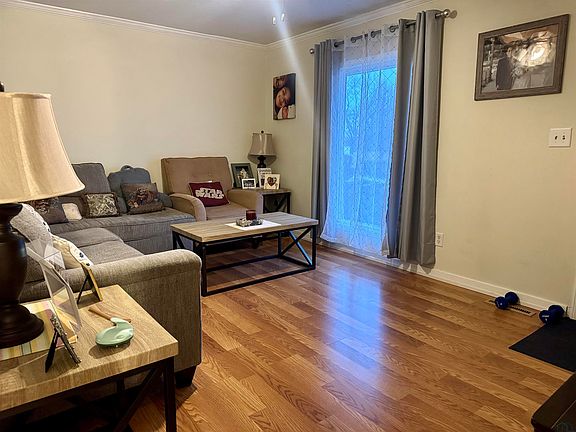 3rd image of 1911 W 25th St