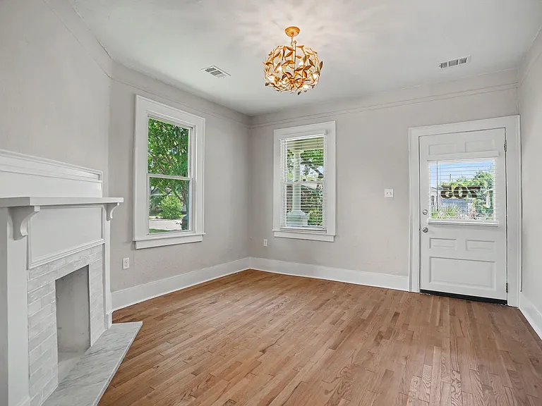 705 E 32nd St — Photo 21