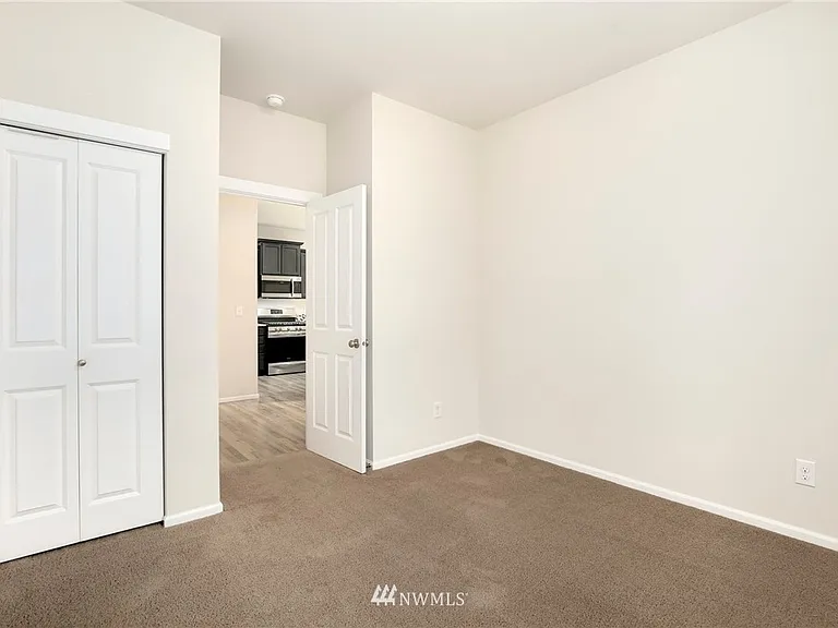 2730 Saga Ct NE — Photo 32