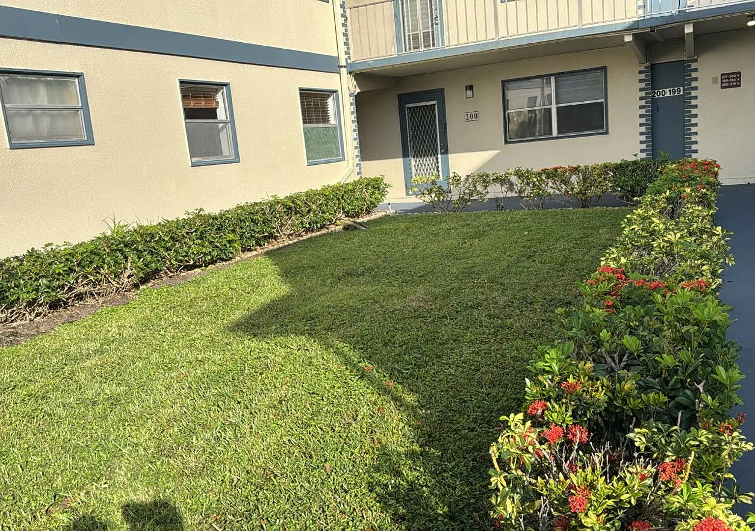 55 + Community Kings Point Brittany Condos 2 Bedroom 2.5 Bath. — Photo 1