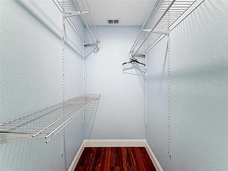 2260 Grenwich Ave #2260 — Photo 33