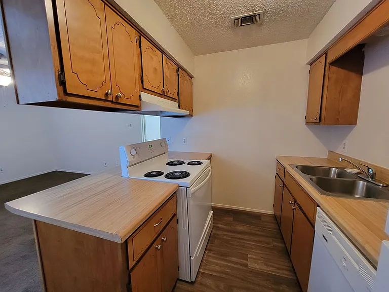 Gant Apartments — Photo 9